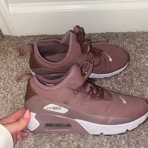 Size 7 Nike Airmax